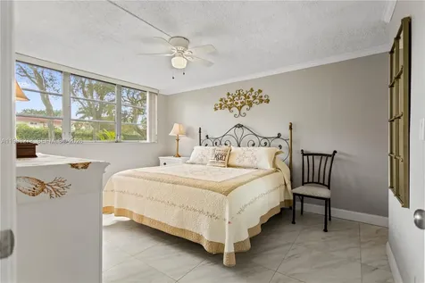 691 S Hollybrook Drive Pembroke Pines FL 33025