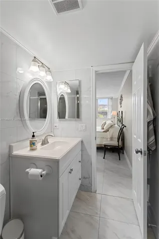 691 S Hollybrook Drive Pembroke Pines FL 33025