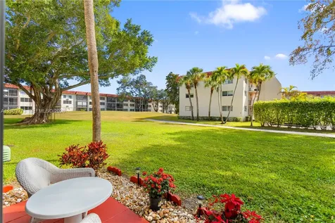 691 S Hollybrook Drive Pembroke Pines FL 33025