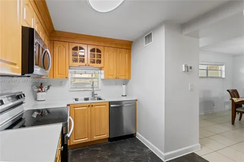 691 S Hollybrook Drive Pembroke Pines FL 33025
