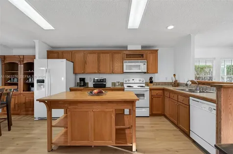 2228 SW 83rd Avenue Davie FL 33324
