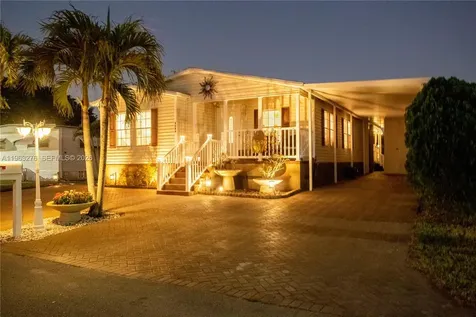 2228 SW 83rd Avenue Davie FL 33324