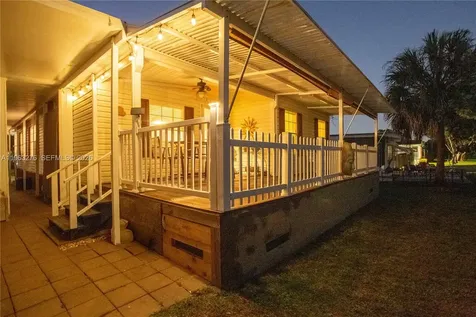 2228 SW 83rd Avenue Davie FL 33324