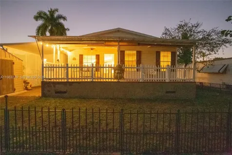 2228 SW 83rd Avenue Davie FL 33324