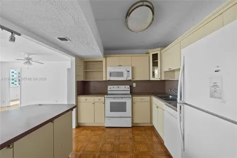 1410 S Ocean Drive Hollywood FL 33019