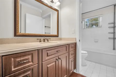 11864 SW 97th Terrace Miami FL 33186