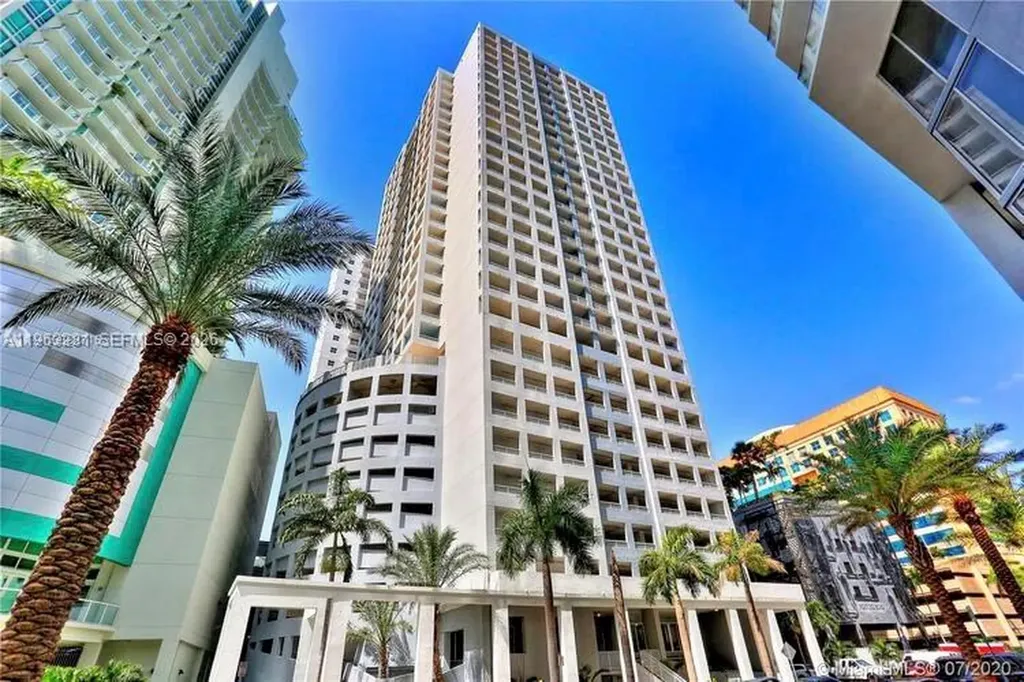 170 SE 14th Street Miami FL 33131