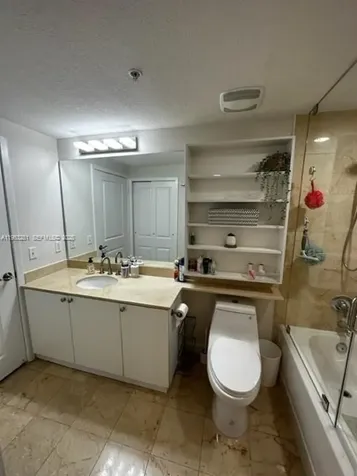 170 SE 14th Street Miami FL 33131