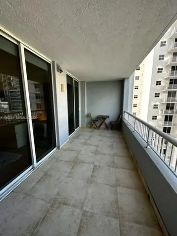 170 SE 14th Street Miami FL 33131