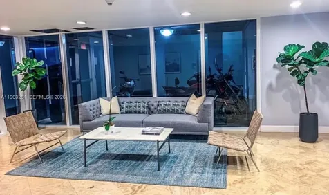 170 SE 14th Street Miami FL 33131