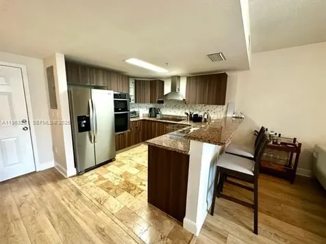 170 SE 14th Street Miami FL 33131