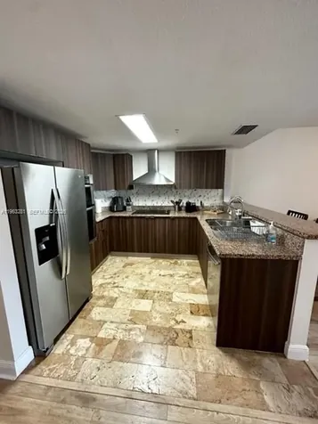 170 SE 14th Street Miami FL 33131