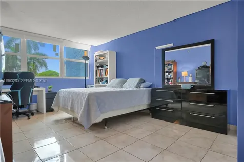 16558 NE 26th Avenue North Miami Beach FL 33160