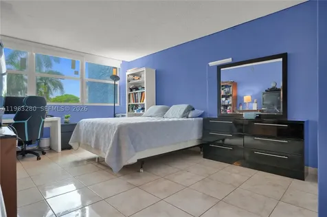 16558 NE 26th Avenue North Miami Beach FL 33160