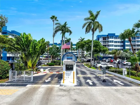 16558 NE 26th Avenue North Miami Beach FL 33160