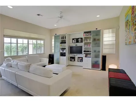 7061 NW 113 Court Doral FL 33178