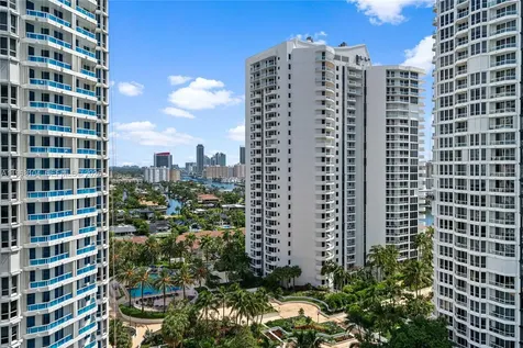 21055 Yacht Club Drive Aventura FL 33180