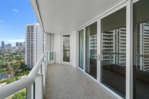 21055 Yacht Club Drive Aventura FL 33180