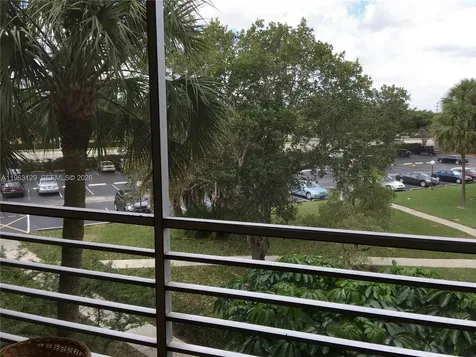 1810 SW 81st Avenue North Lauderdale FL 33068