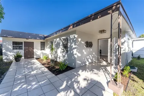 1631 SW 21st Street Miami FL 33145