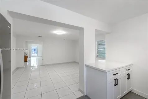 1631 SW 21st Street Miami FL 33145