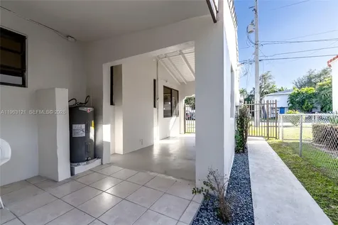 1631 SW 21st Street Miami FL 33145