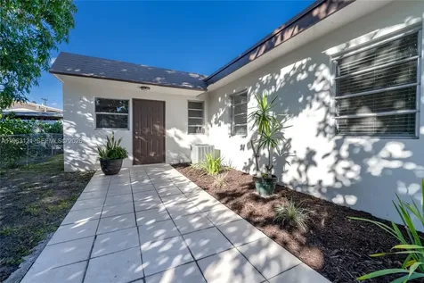 1631 SW 21st Street Miami FL 33145