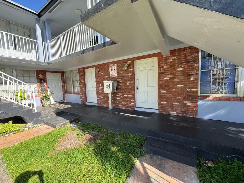 7841 Dunham Boulevard Miami FL 33138