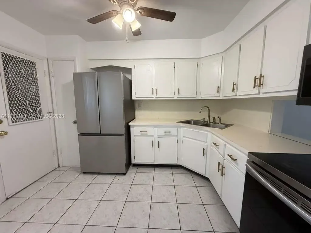 1550 NE 191st Street Miami FL 33179