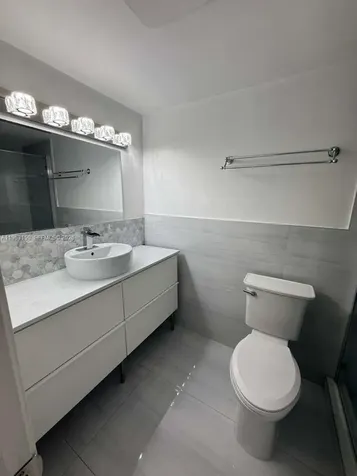 1550 NE 191st Street Miami FL 33179