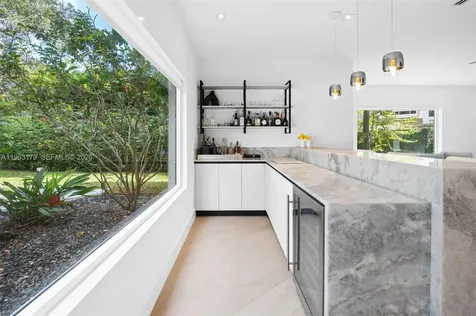 1961 S Oak Haven Circle Miami FL 33179