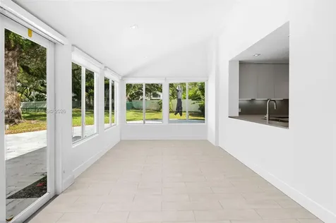 1961 S Oak Haven Circle Miami FL 33179