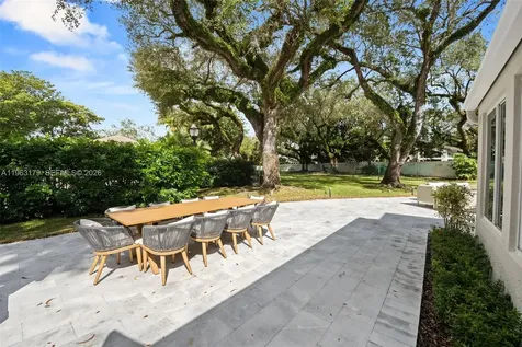 1961 S Oak Haven Circle Miami FL 33179