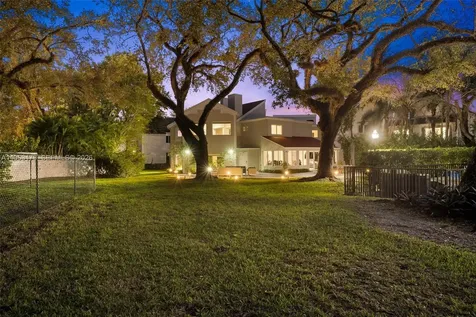 1961 S Oak Haven Circle Miami FL 33179