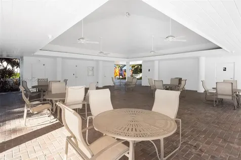 1961 S Oak Haven Circle Miami FL 33179