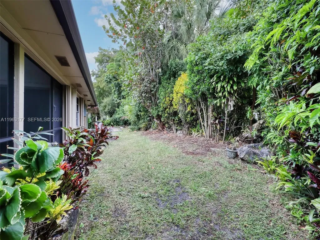 1901 Coquina Way Coral Springs FL 33071