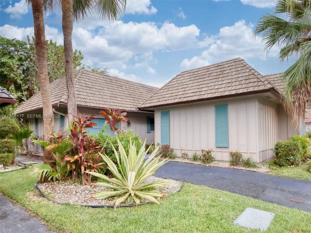 1901 Coquina Way Coral Springs FL 33071