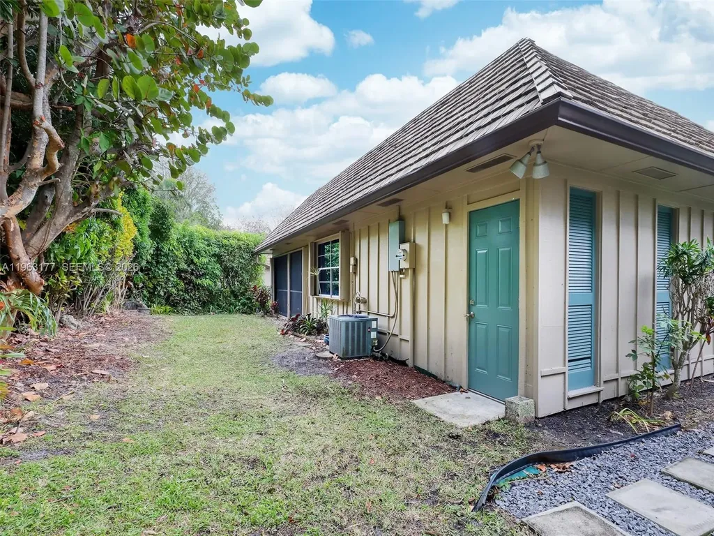 1901 Coquina Way Coral Springs FL 33071