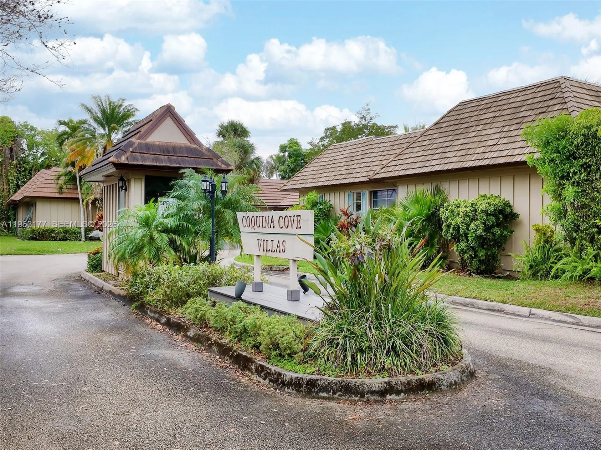 1901 Coquina Way Coral Springs FL 33071