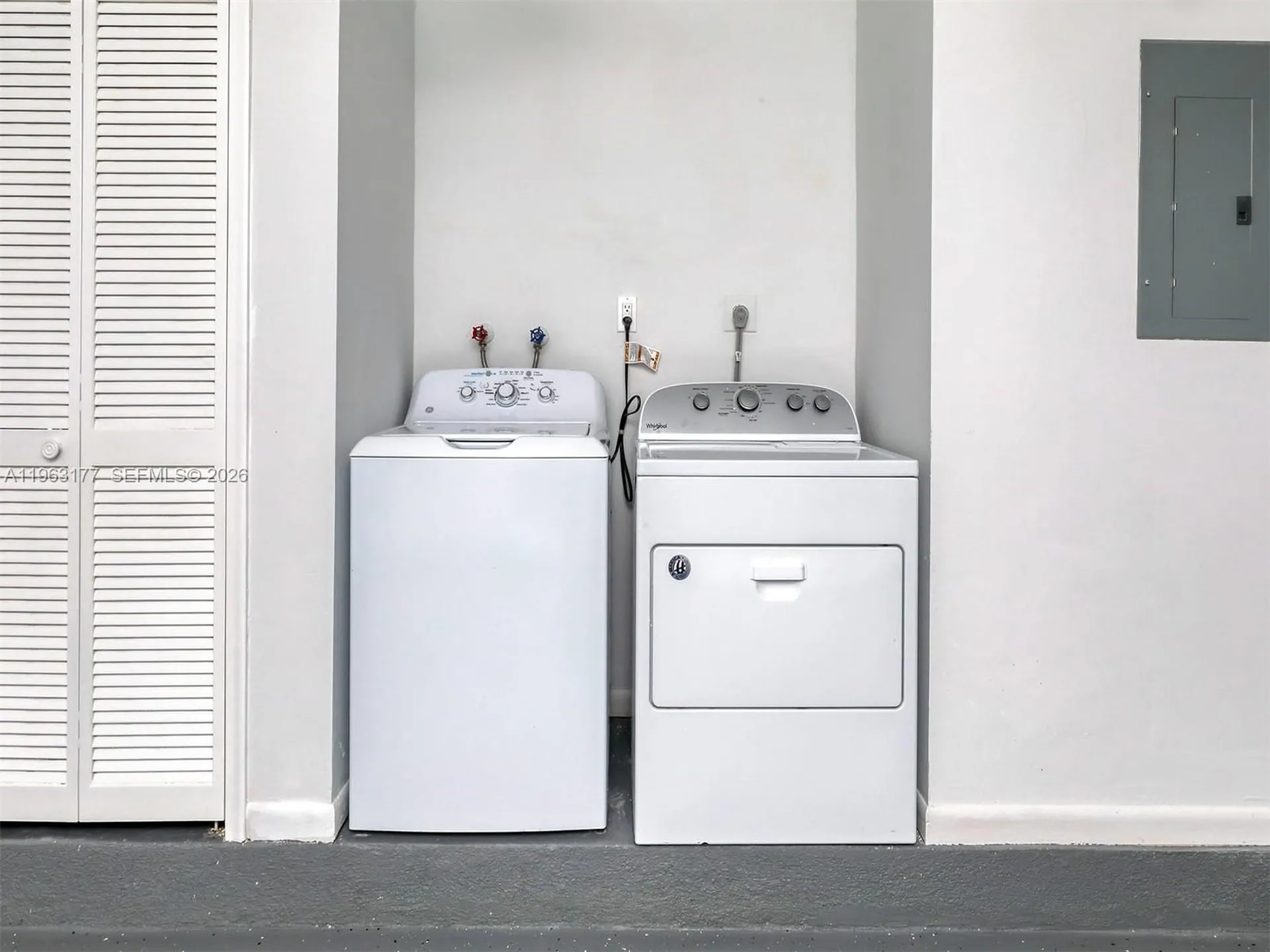 1901 Coquina Way Coral Springs FL 33071