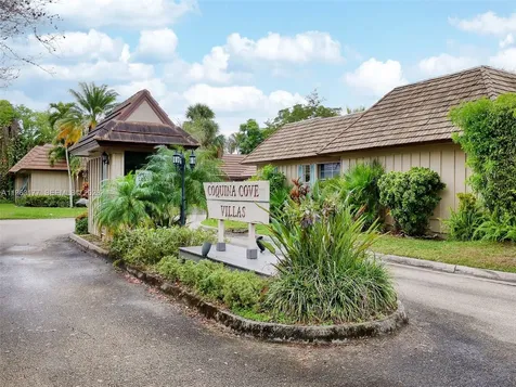 1901 Coquina Way Coral Springs FL 33071
