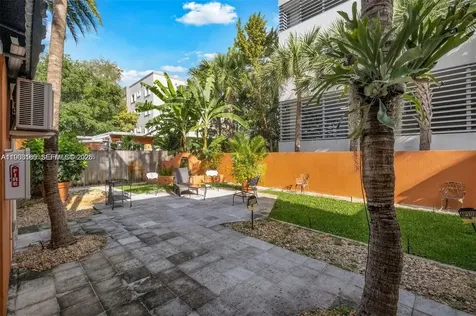 1033 NW 6th Street Miami FL 33136