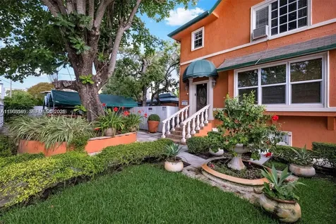 1033 NW 6th Street Miami FL 33136