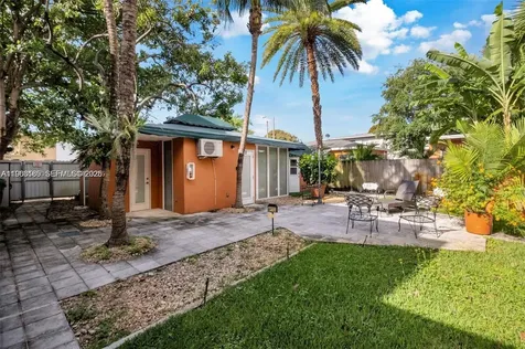 1033 NW 6th Street Miami FL 33136