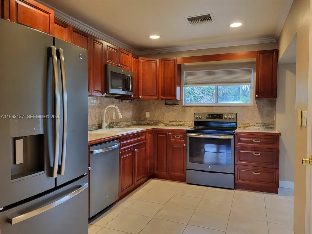 30 NE 56th Street Oakland Park FL 33334
