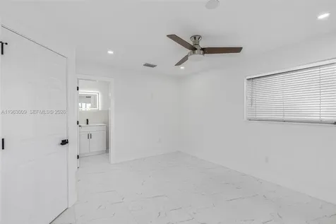 2901 SW 92nd Avenue Miami FL 33165