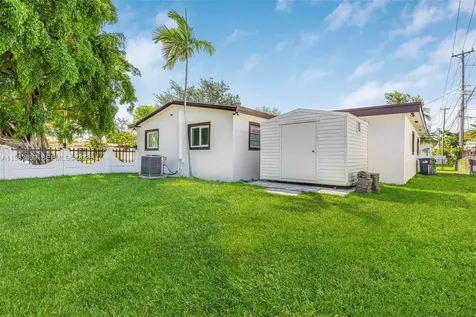 2901 SW 92nd Avenue Miami FL 33165