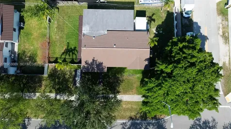 2901 SW 92nd Avenue Miami FL 33165