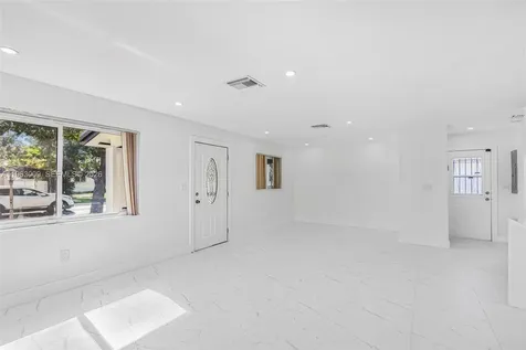 2901 SW 92nd Avenue Miami FL 33165