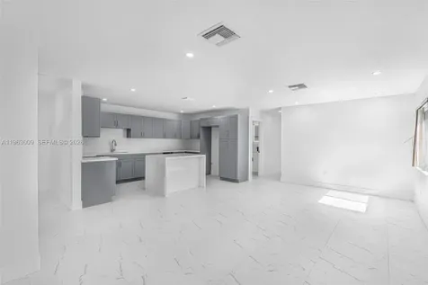 2901 SW 92nd Avenue Miami FL 33165